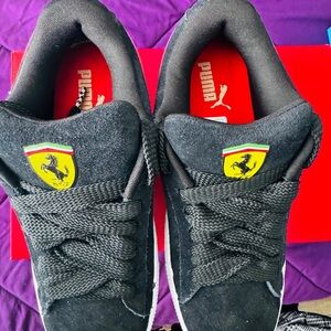 Puma Black Sneakers Sleek Athletic Style